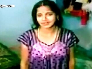 Indian Neighbourhood pub Local mallu lady exposing herself hot video recovered - Wowmoyback